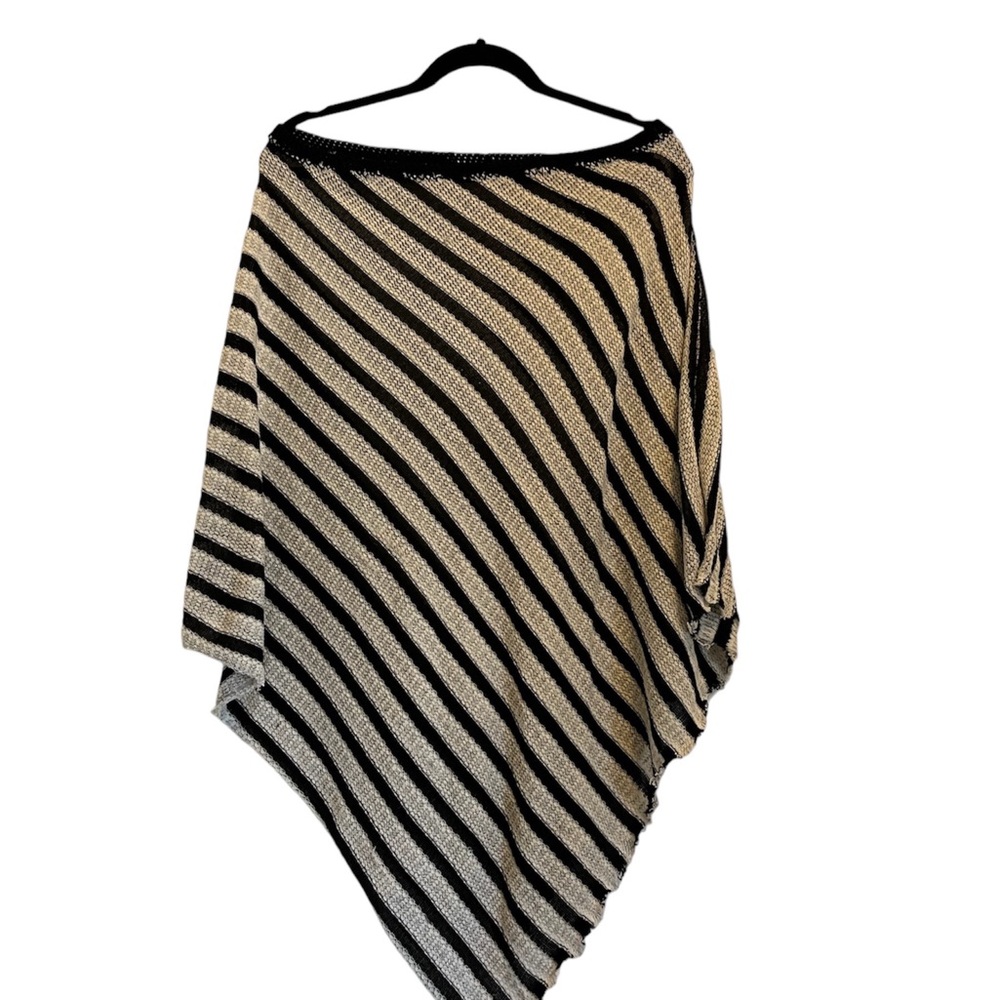 Handmade by Seller Women’s One Size Fits Most Black, White , Metallic Poncho